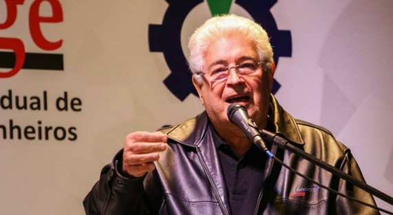 Em palestra magna, senador Requião defende soberania nacional
