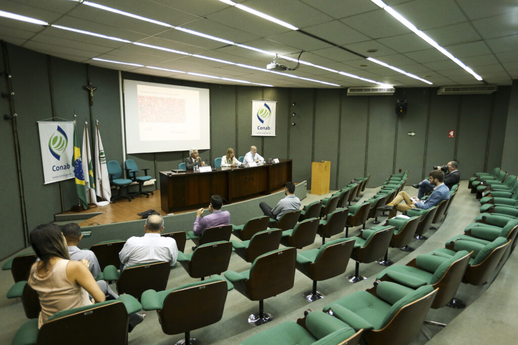 Assembleias de trabalhadores da Conab começam hoje